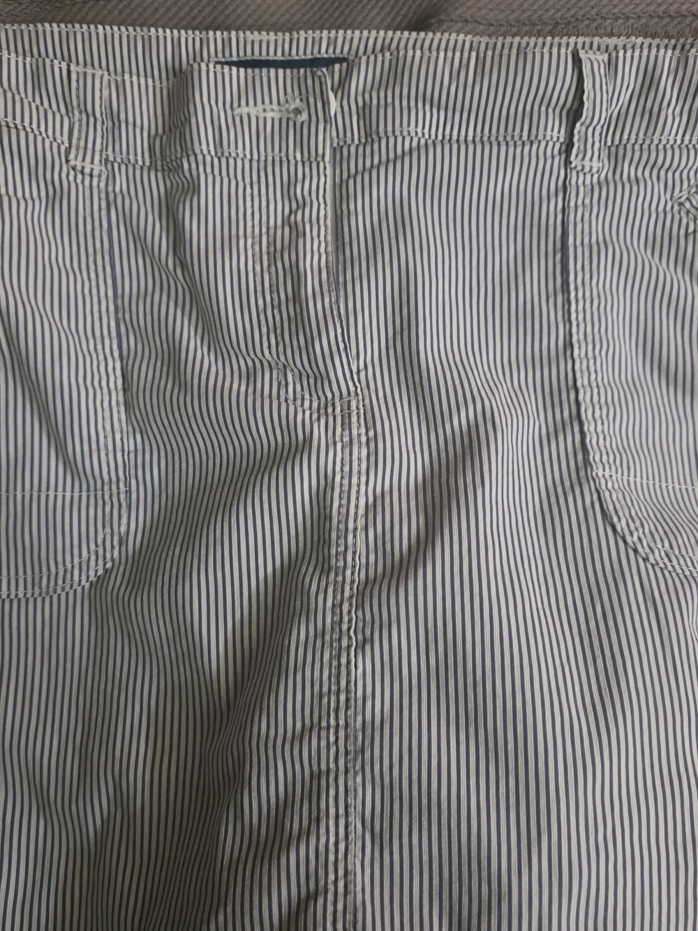 Karen Scott Navy and White Pinstripe Mini Skort Size 8 Flawed